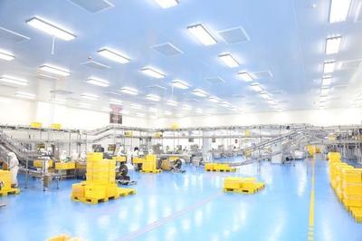 探访周黑鸭工厂 从鸭脖到餐桌的安心之旅